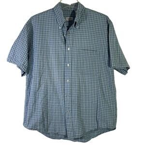 Pair of Izod Seersucker Button Down Short Sleeve Shirts - Men's Size L